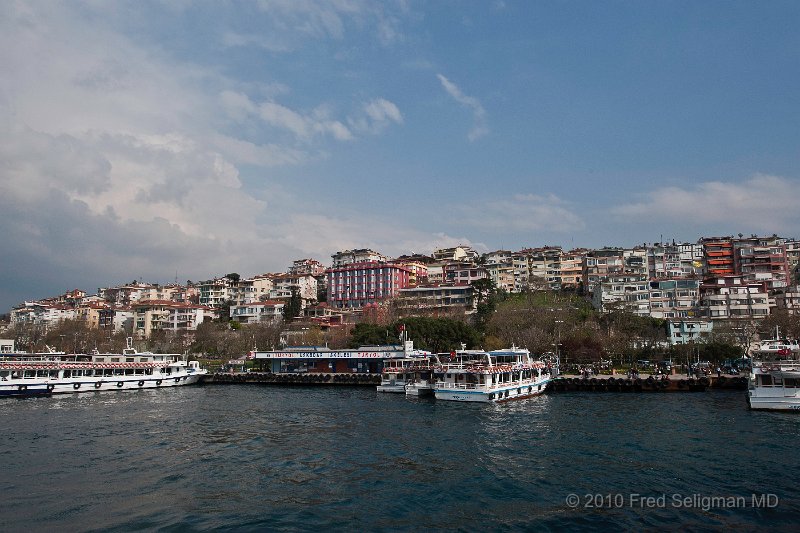 20100403_160858 D3.jpg - Uskudar Ferry Terminal